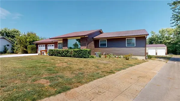 109 E Hardin PL, Nevada, MO 64772