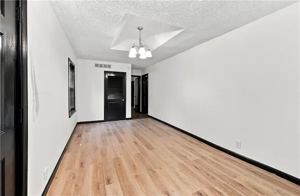 8310 Ottawa ST, De Soto, KS 66018