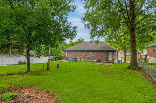 9408 E 83rd ST, Raytown, MO 64138