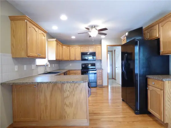 1716 Black Bear CT, Raymore, MO 64083