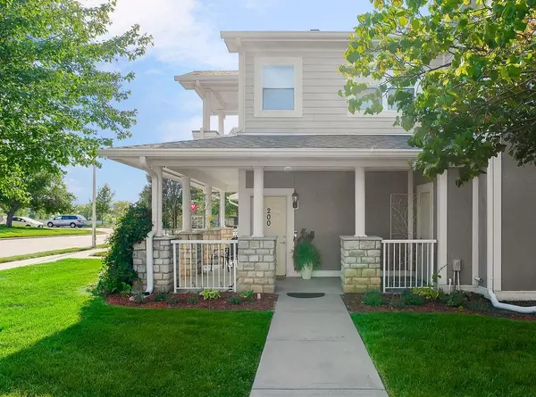 11701 S Roundtree ST #200, Olathe, KS 66061