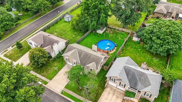 416 NE Fox Trail DR, Blue Springs, MO 64015