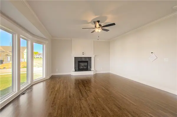 1003 Poplar LN, Liberty, MO 64068