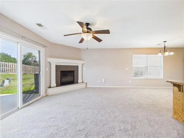 9337 N Main ST, Kansas City, MO 64155