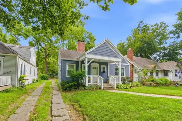 425 E 70th ST, Kansas City, MO 64131
