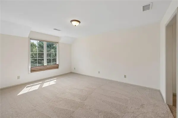 5427 W 164th PL, Overland Park, KS 66085
