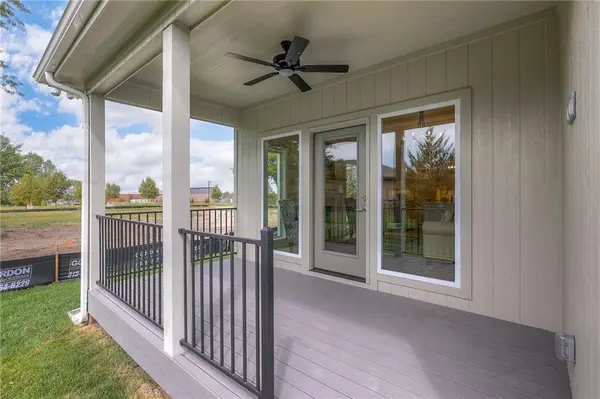 9851 Greeley ST, Lenexa, KS 66227