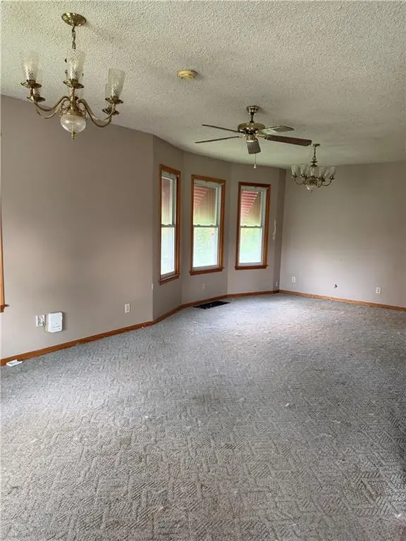 2806 Duncan ST, St Joseph, MO 64507