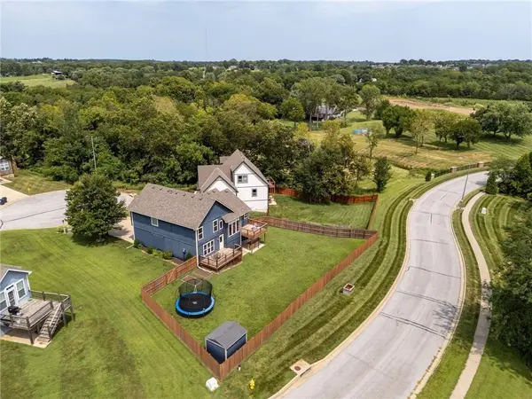 16631 Ruby CT, Basehor, KS 66007