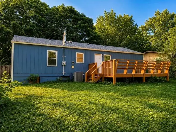 8613 E 92nd TER, Kansas City, MO 64138