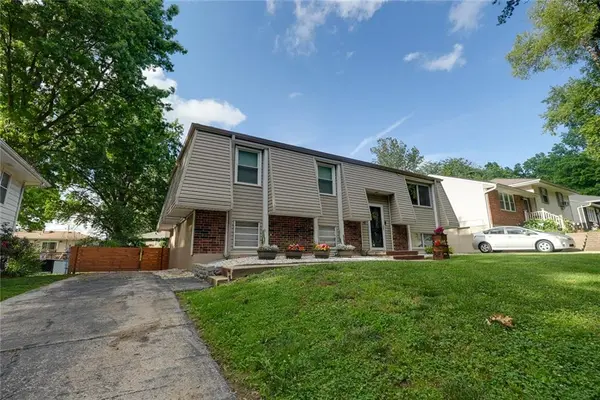 1616 NW 67th TER, Kansas City, MO 64118