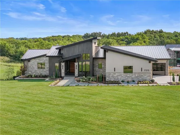 17375 Galloway DR, Stilwell, KS 66085