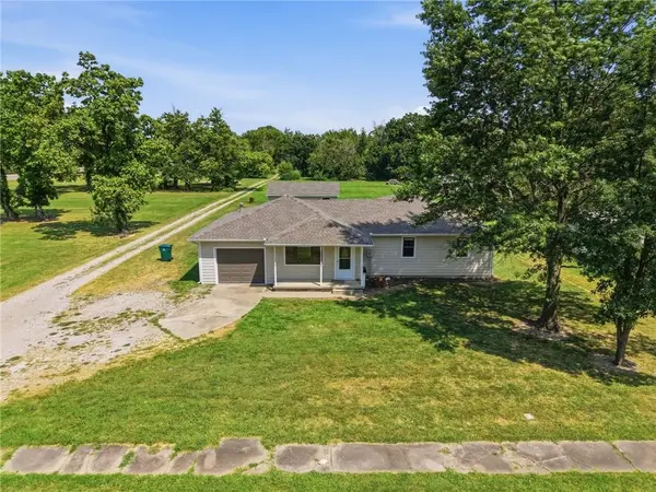 204 N Burnett ST, Girard, KS 66743