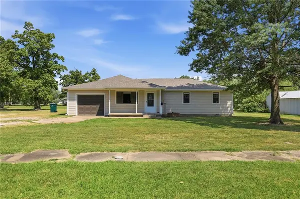 204 N Burnett ST, Girard, KS 66743