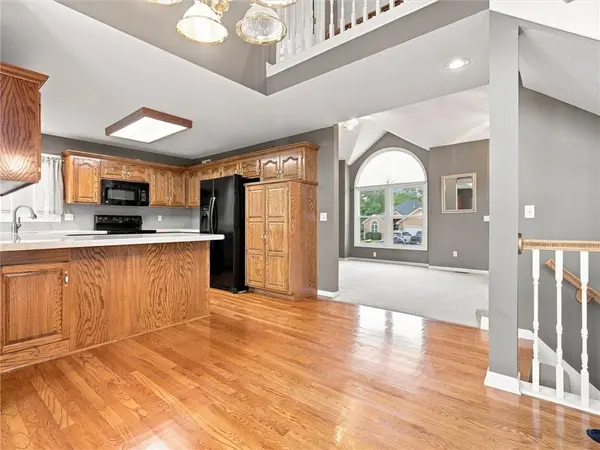 7338 N Booth AVE, Kansas City, MO 64158