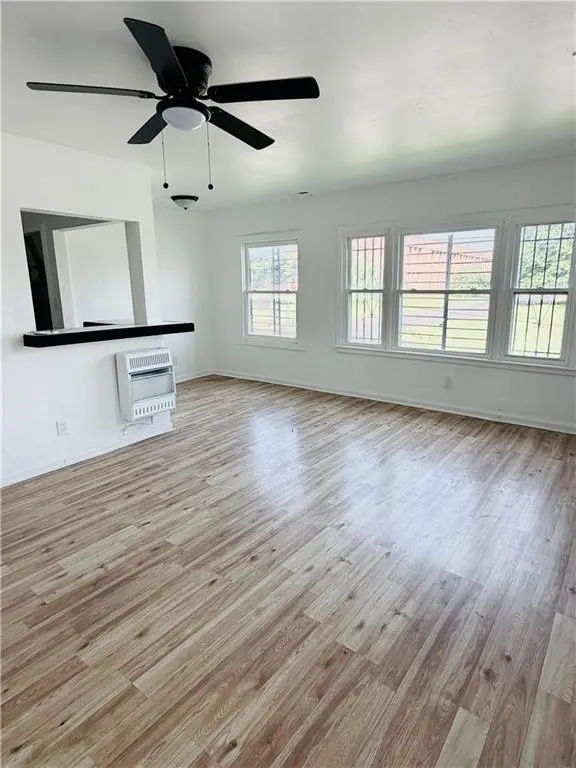 1920 E 84TH TER, Kansas City, MO 64132