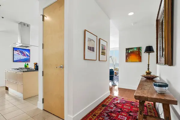 4646 Broadway BLVD #3S, Kansas City, MO 64112