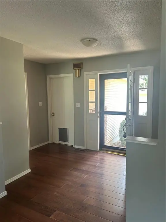 23027 Queens RD, Parsons, KS 67357
