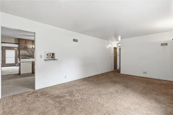 1314 Duck RD, Grandview, MO 64030