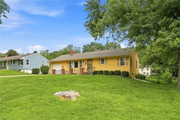 1314 Duck RD, Grandview, MO 64030