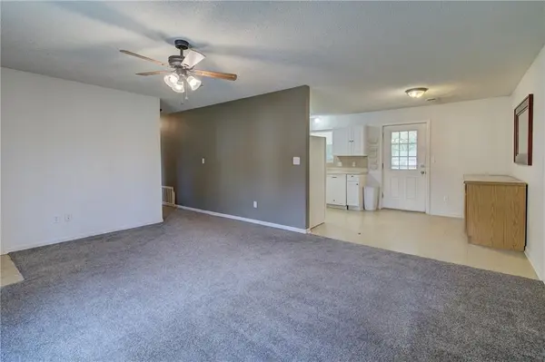 2401 NE 58th TER, Kansas City, MO 64118