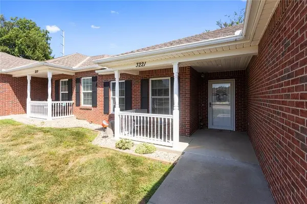 3221 Hickory Ridge CT, St Joseph, MO 64503