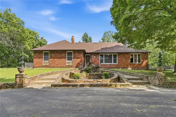12705 S Outer Belt RD, Lone Jack, MO 64070