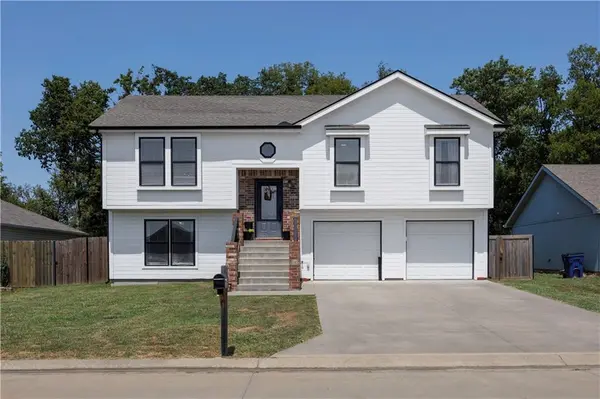 110 E John ST, Coffeyville, KS 67337