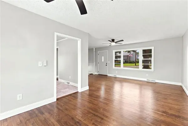 806 S Washington AVE, Knob Noster, MO 65336