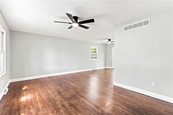 806 S Washington AVE, Knob Noster, MO 65336