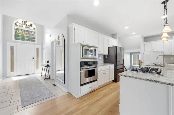 21714 W 96th ST, Lenexa, KS 66220