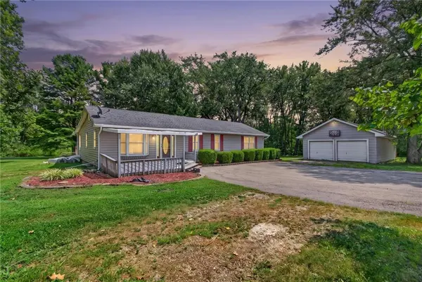 21405 S Harper RD, Peculiar, MO 64078