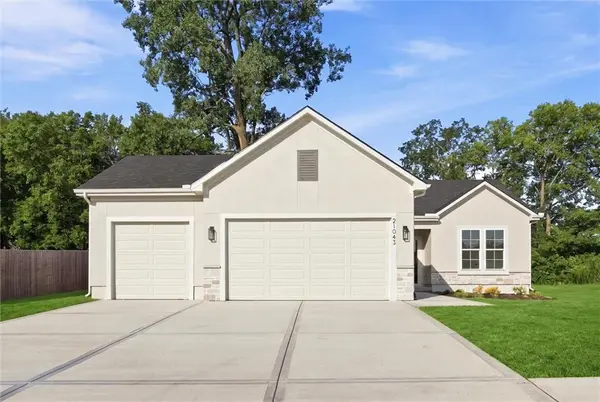 21043 S 225th ST, Spring Hill, KS 66083