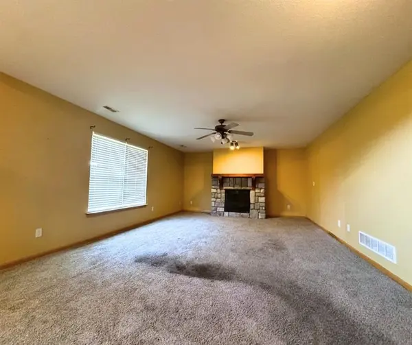 1301 Sawgrass DR, Grain Valley, MO 64029