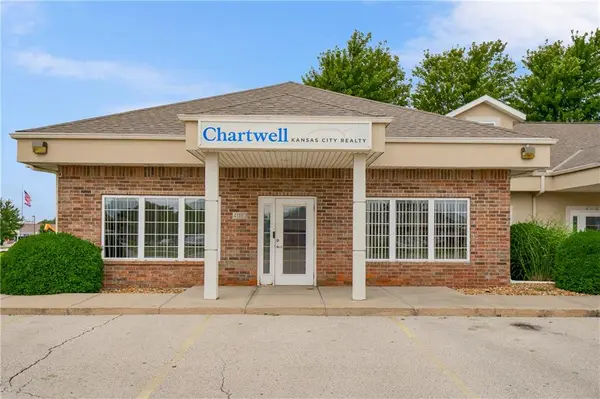 410 Remington Plaza CT, Raymore, MO 64083