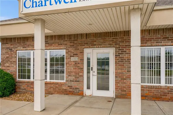 410 Remington Plaza CT, Raymore, MO 64083