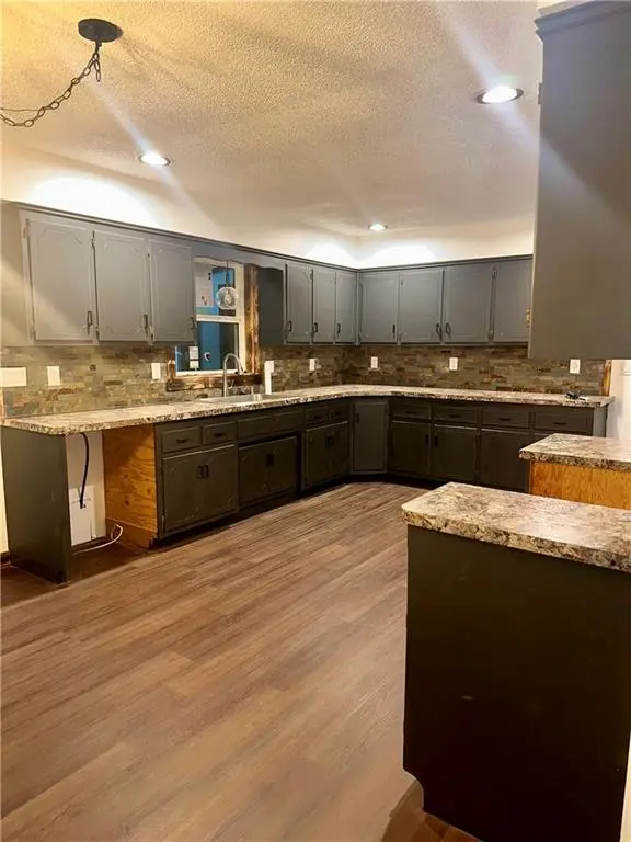 2594 Georgia RD, Ottawa, KS 66067