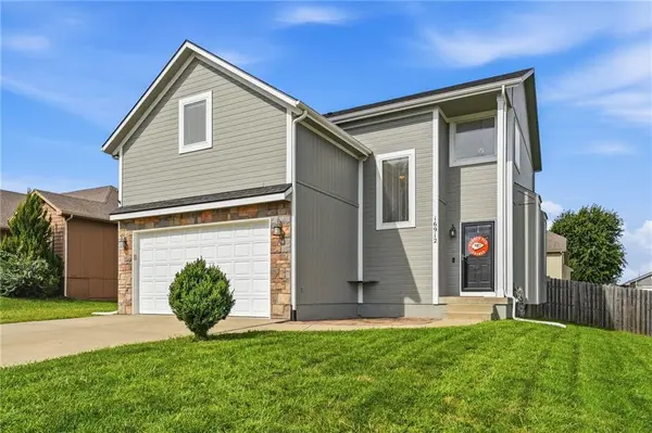 16912 Summit DR, Belton, MO 64012