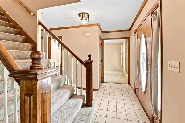 2700 NW Bent Tree CIR, Lee's Summit, MO 64081