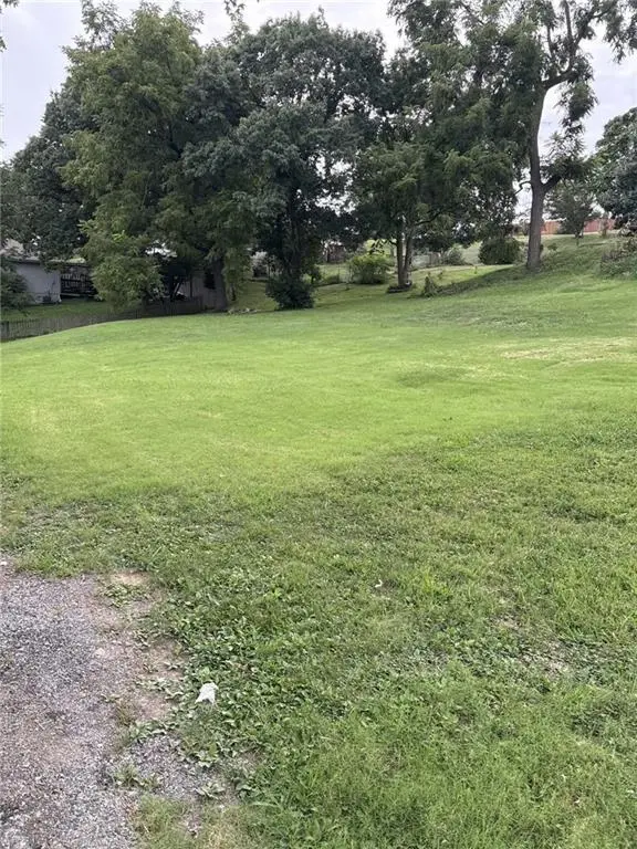 1819 NW 50th St ST, Northmoor, MO 64151