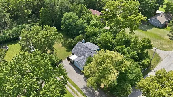 1109 E Gudgell AVE, Independence, MO 64055