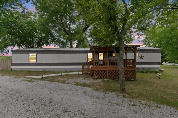 845 S Carriage DR, Deepwater, MO 64740