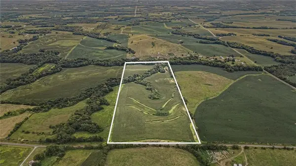 V HWY, Dearborn, MO 64439