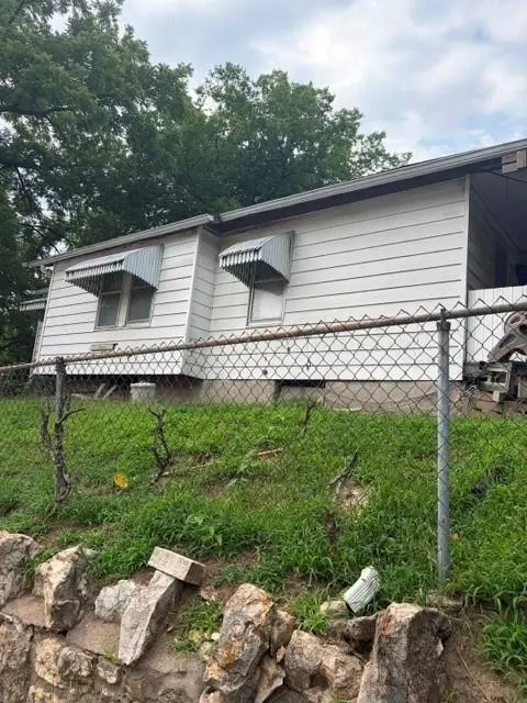 400 N Belmont AVE, Kansas City, MO 64123