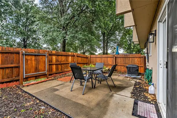12735 W 108th PL, Overland Park, KS 66210