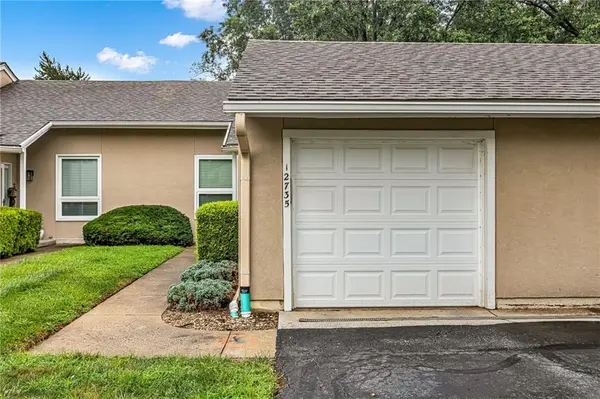 12735 W 108th PL, Overland Park, KS 66210