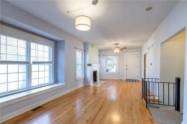 829 W 40 ST, Kansas City, MO 64111