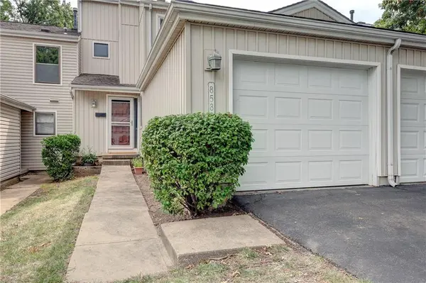 8588 W 108th PL, Overland Park, KS 66210