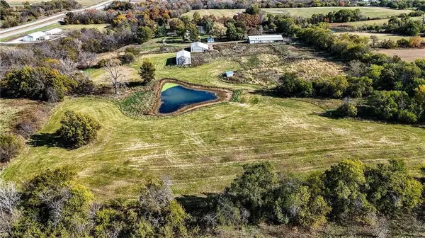 32703 S State Route 7 HWY, Creighton, MO 64739