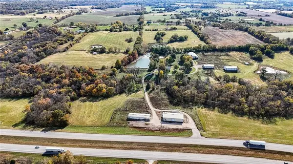 32703 S State Route 7 HWY, Creighton, MO 64739